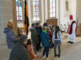 Der Heilige Nikolaus besuchte St. Crescentius (© Karl-Franz Thiede)
